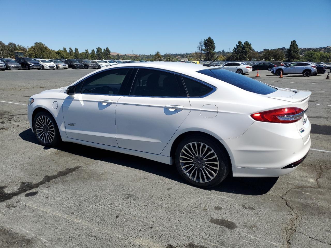 2018 Ford Fusion Titanium/Platinum Phev - Фото 2