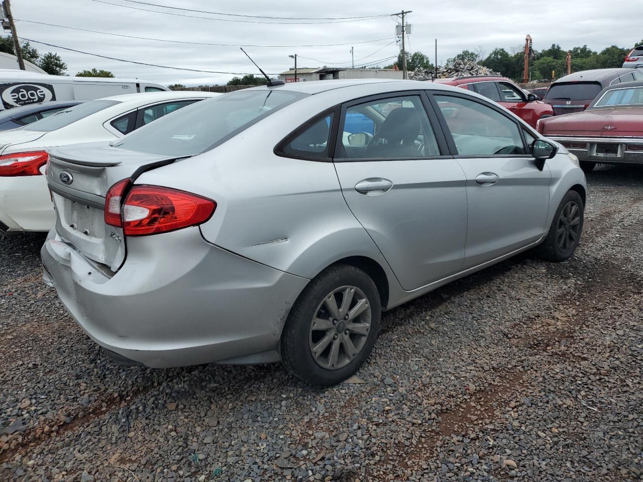 2012 Ford Fiesta Se - Image 3
