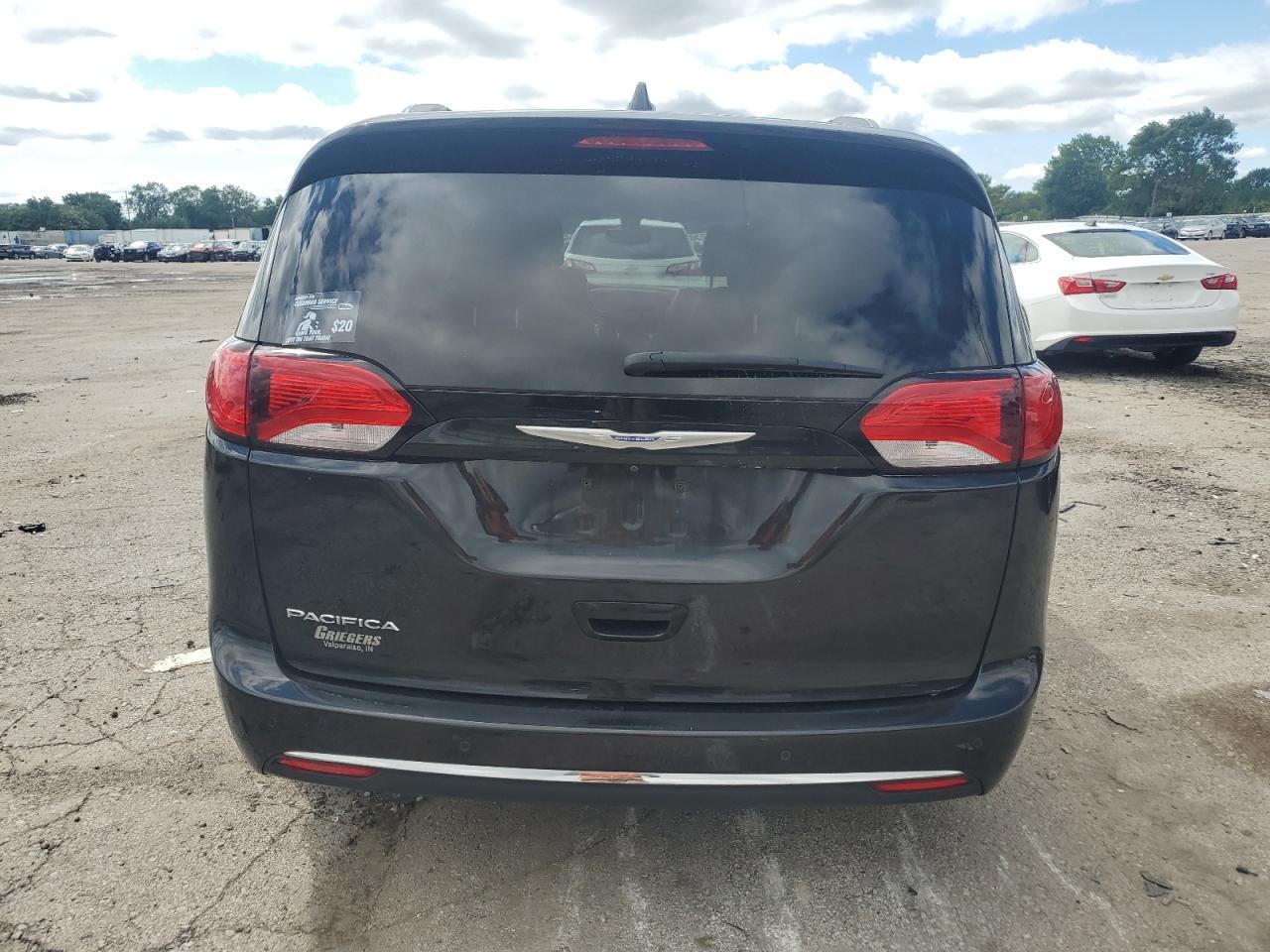 2017 Chrysler Pacifica Touring L Plus - Фото 6