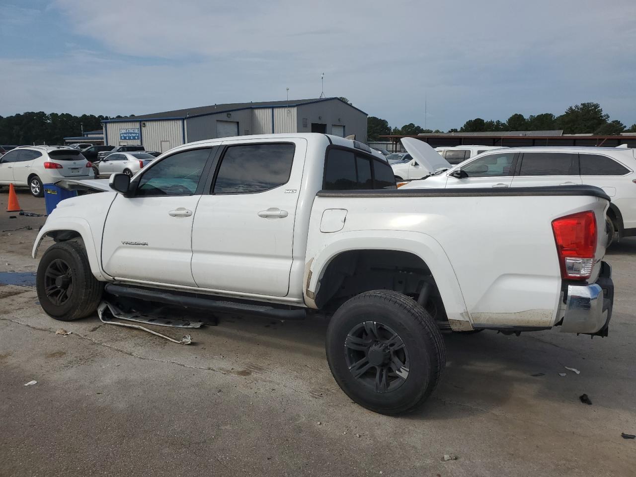 2017 Toyota Tacoma Double Cab - Фото 2
