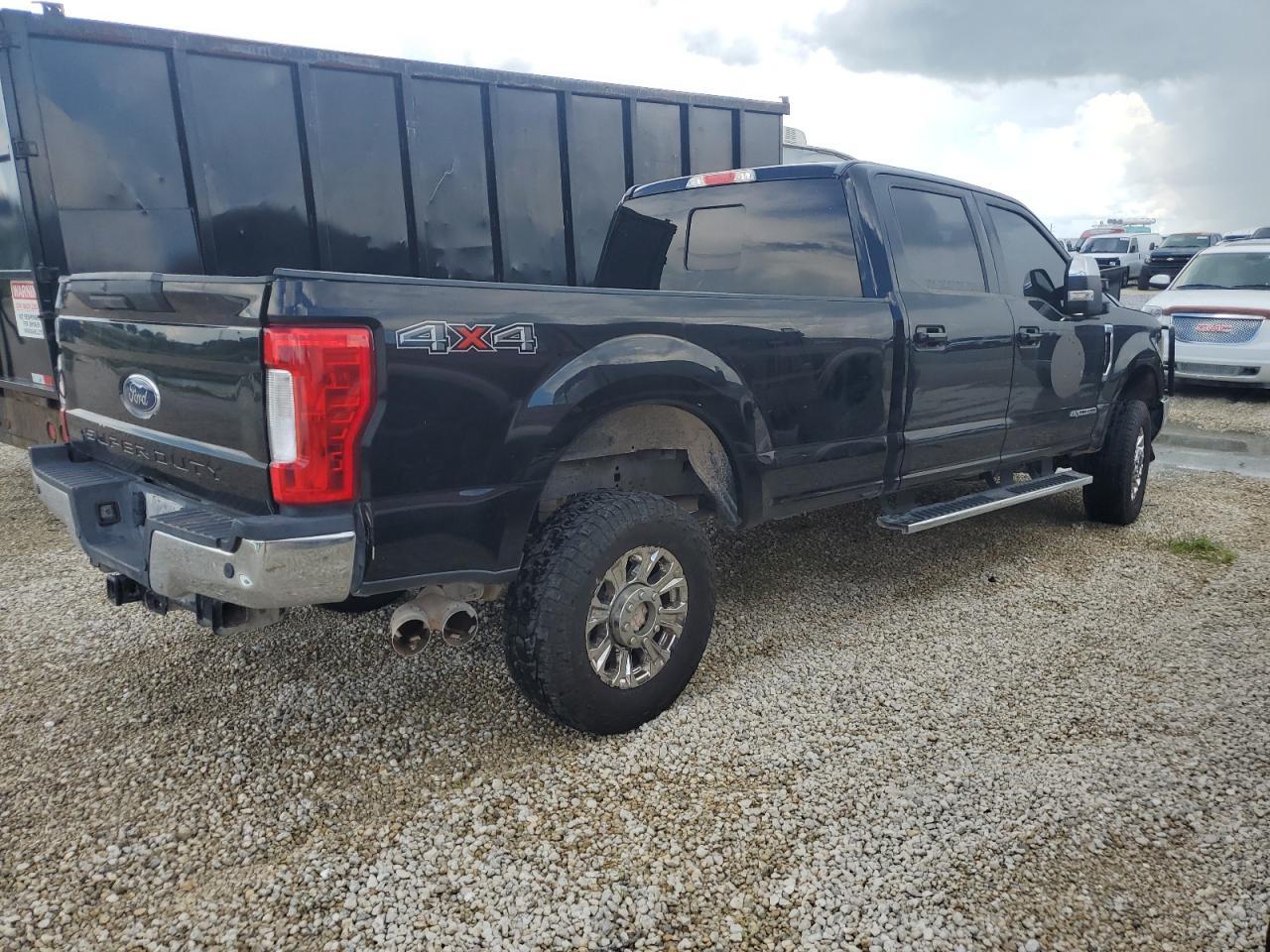2019 Ford F250 Super Duty - Image 3