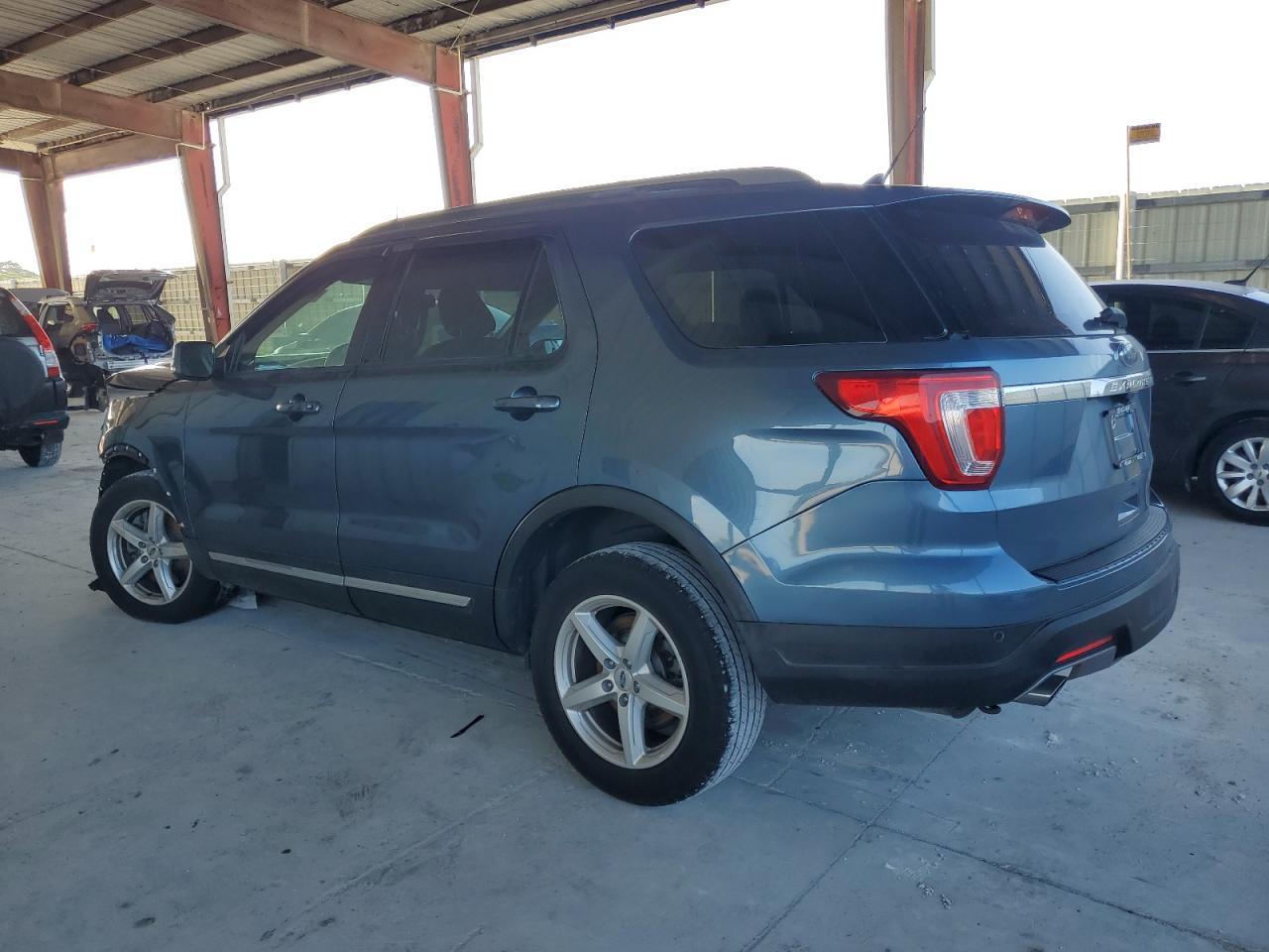 2018 Ford Explorer Xlt - Фото 2