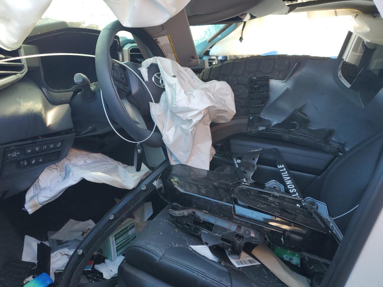 2024 Toyota Sequoia Sr5 - Фото 7