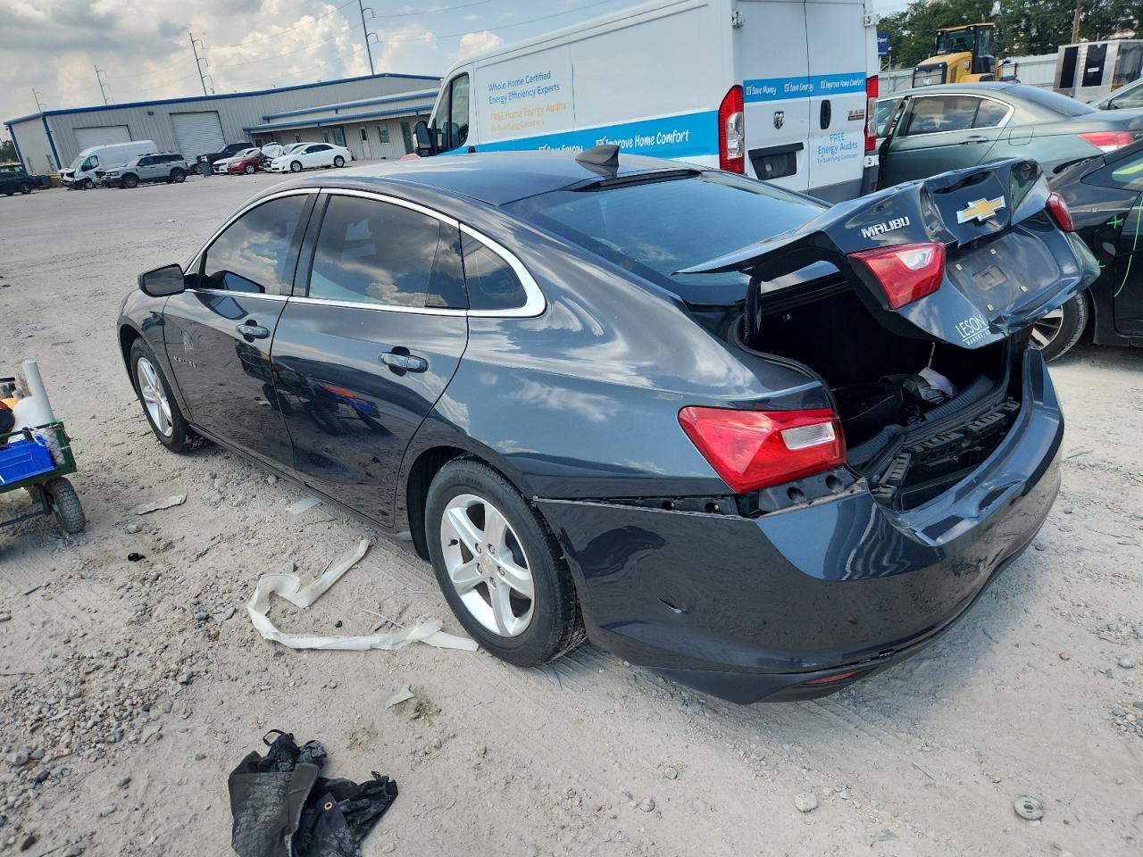 2021 Chevrolet Malibu Ls - Фото 2