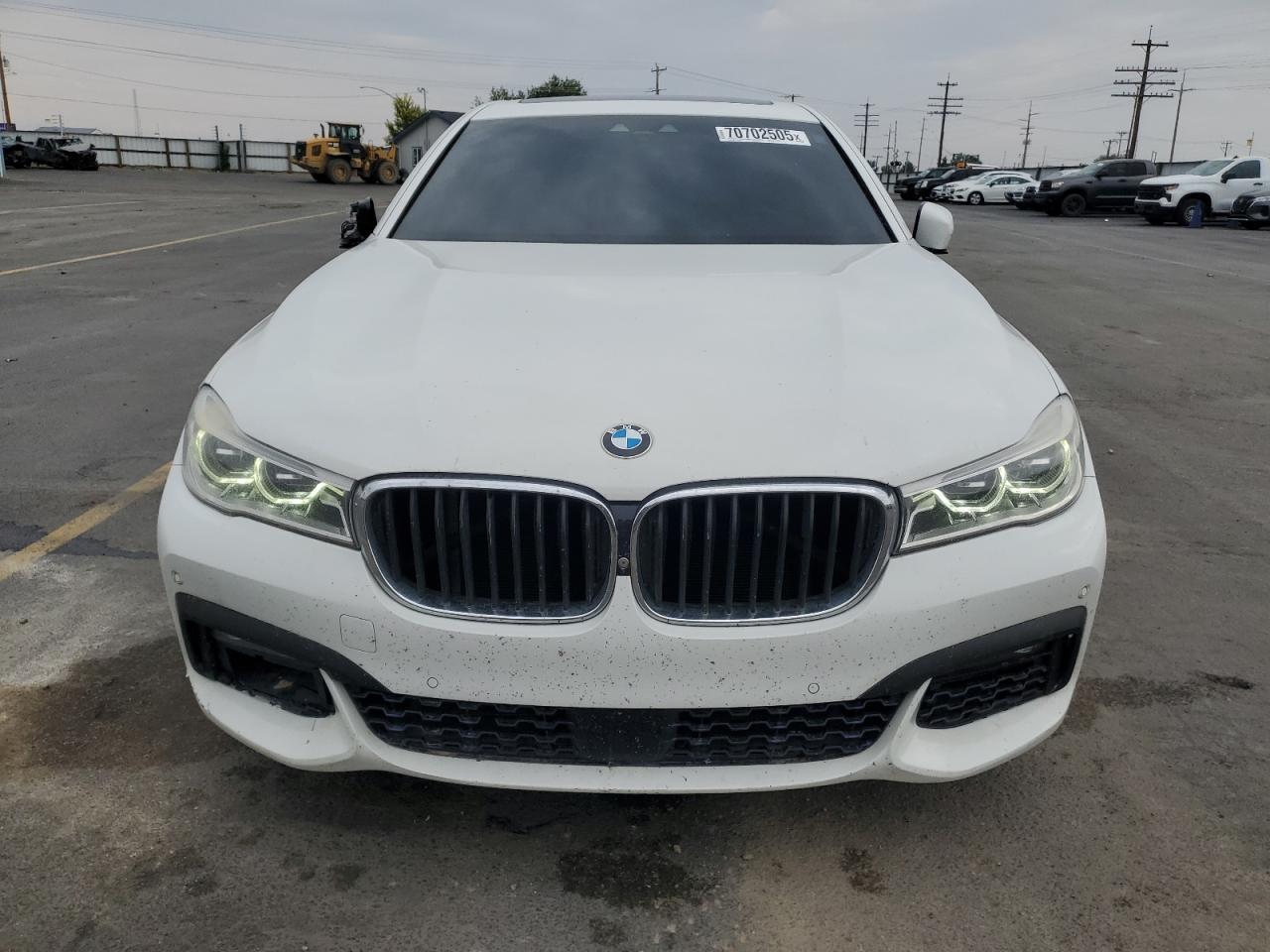 2016 BMW 750 Xi - Image 5