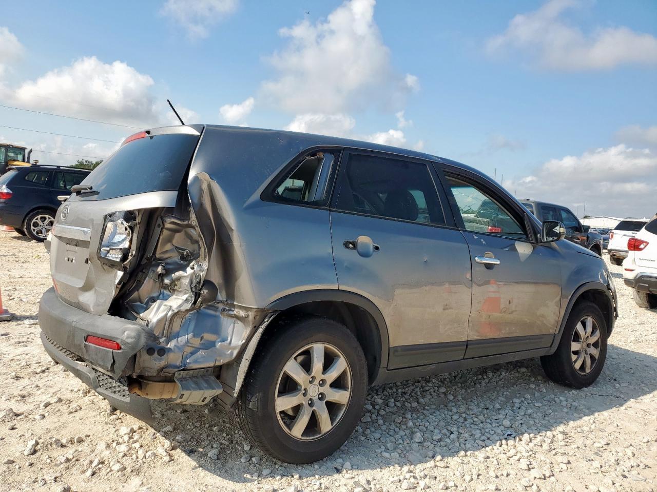 2011 Kia Sorento Base - Фото 3