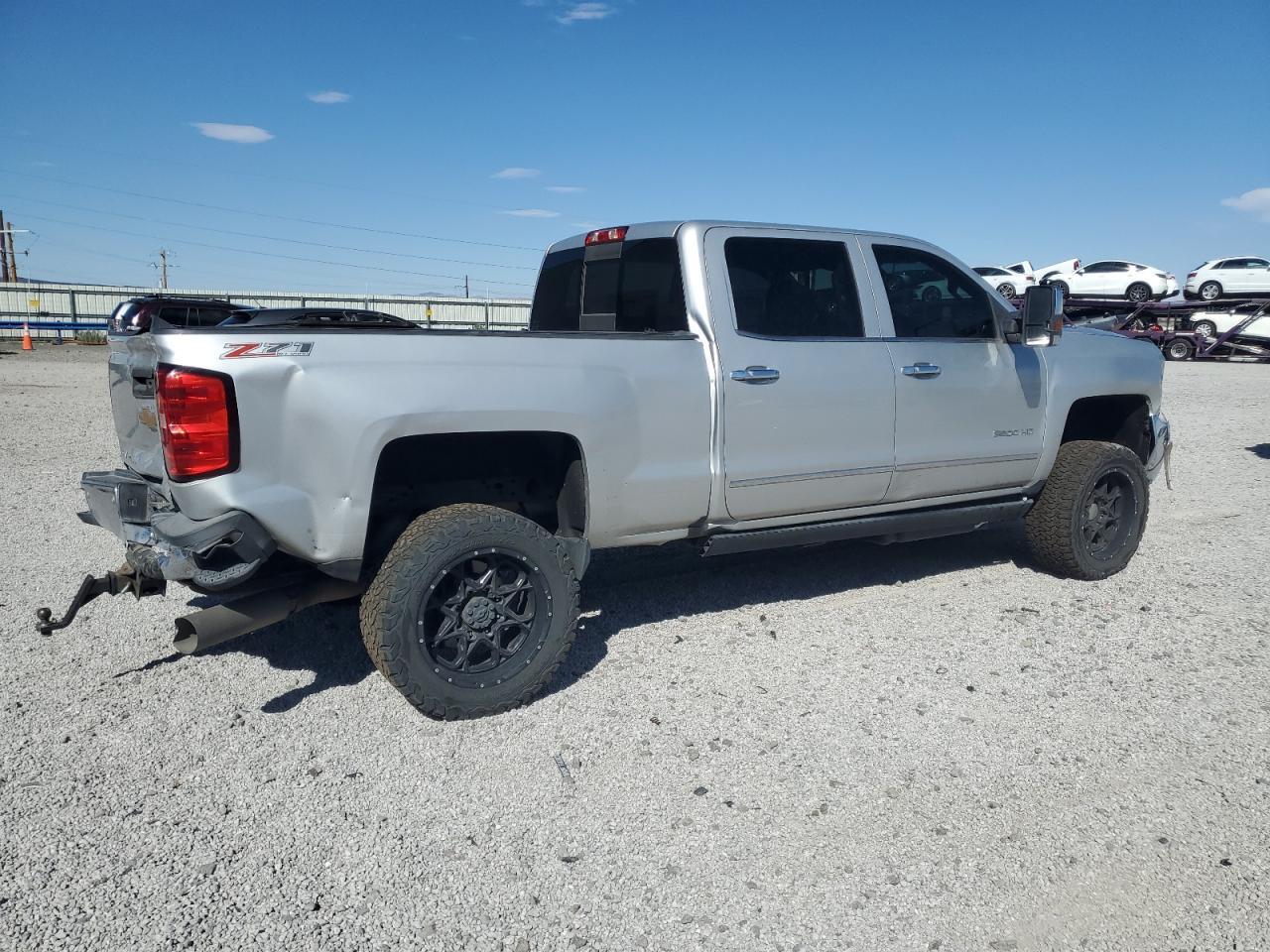 2016 Chevrolet Silverado K2500 Heavy Duty Ltz - Image 3