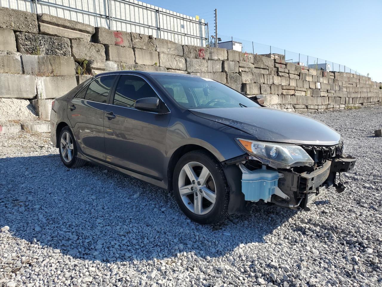 2014 Toyota Camry L - Image 4