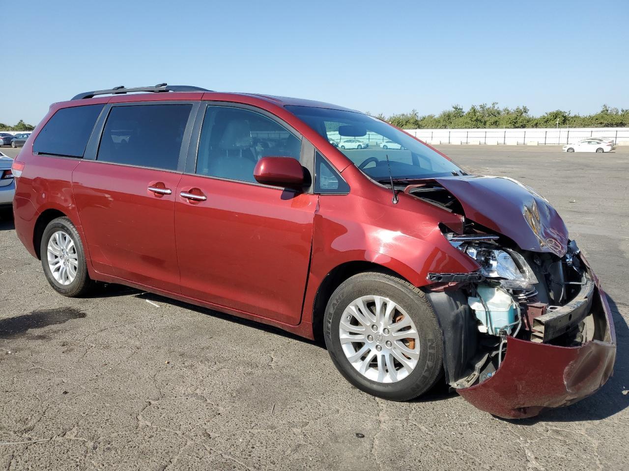 2013 Toyota Sienna Xle - Фото 4