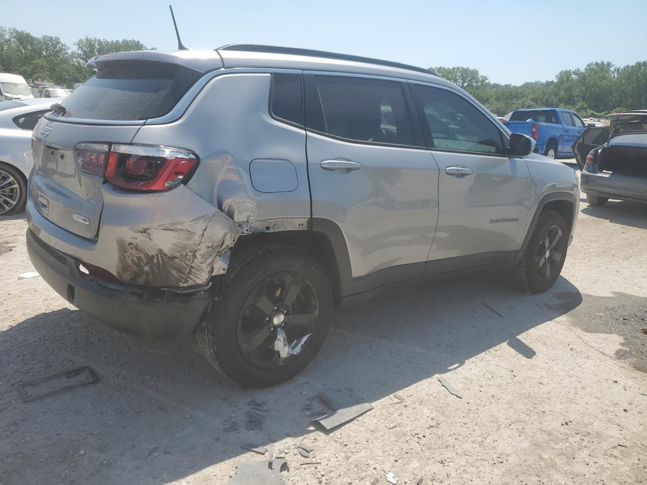 2020 Jeep Compass Latitude - Image 3