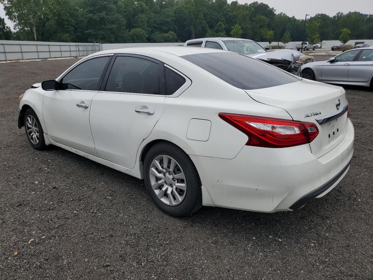 2016 Nissan Altima 2.5 - Фото 2