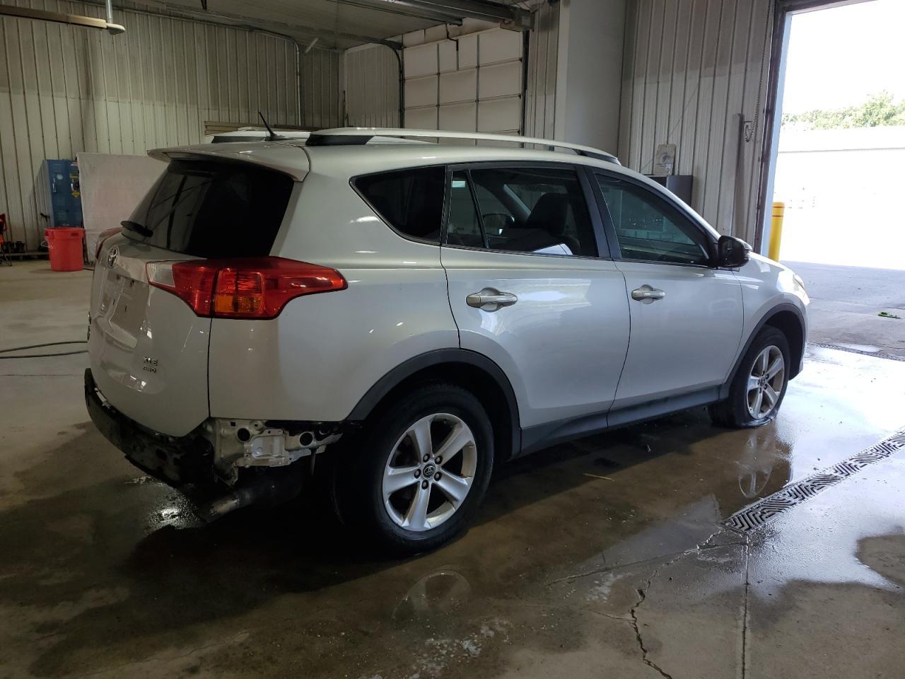 2015 Toyota Rav4 Xle - Image 3