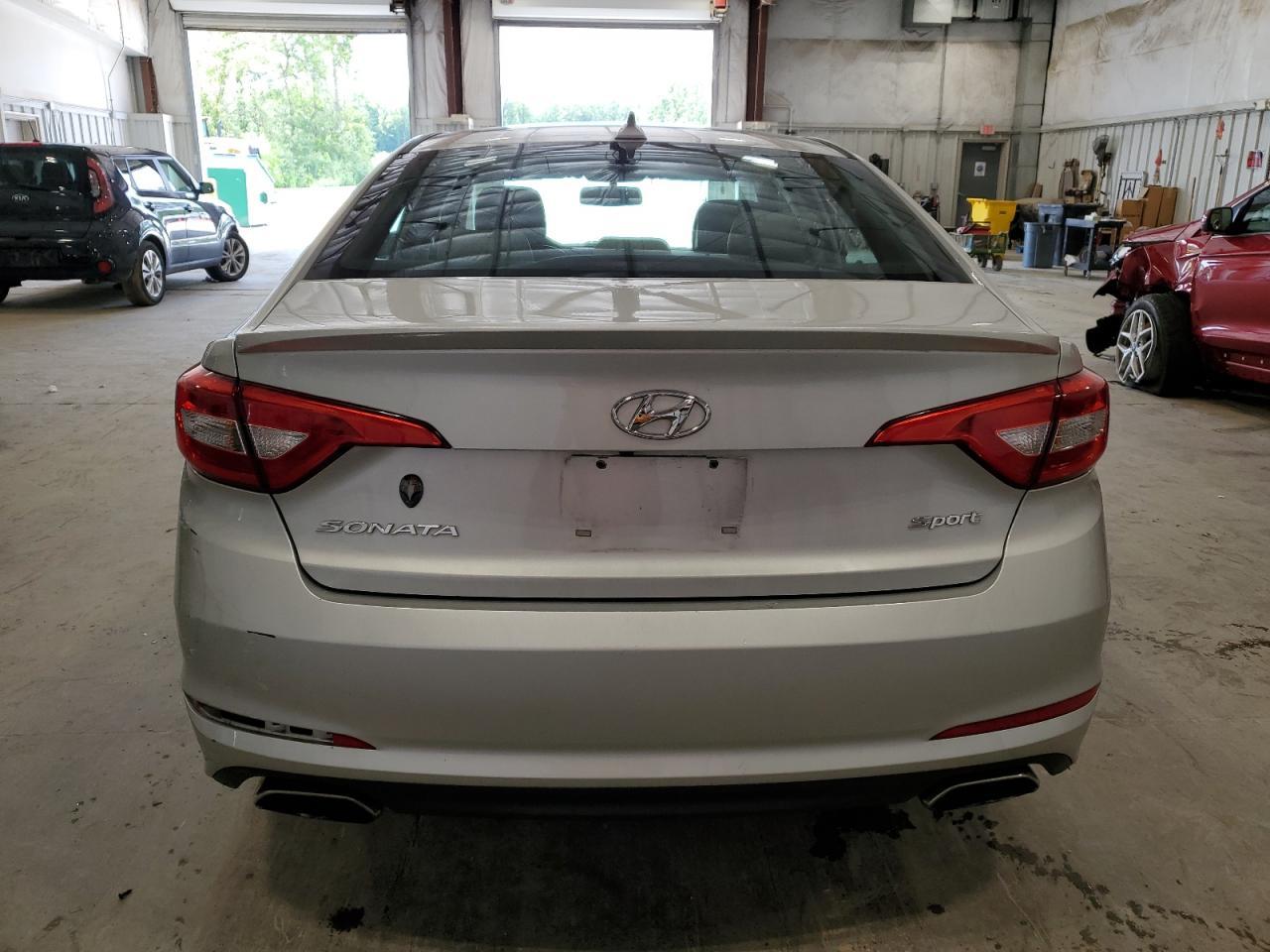 2015 Hyundai Sonata Sport - Image 6