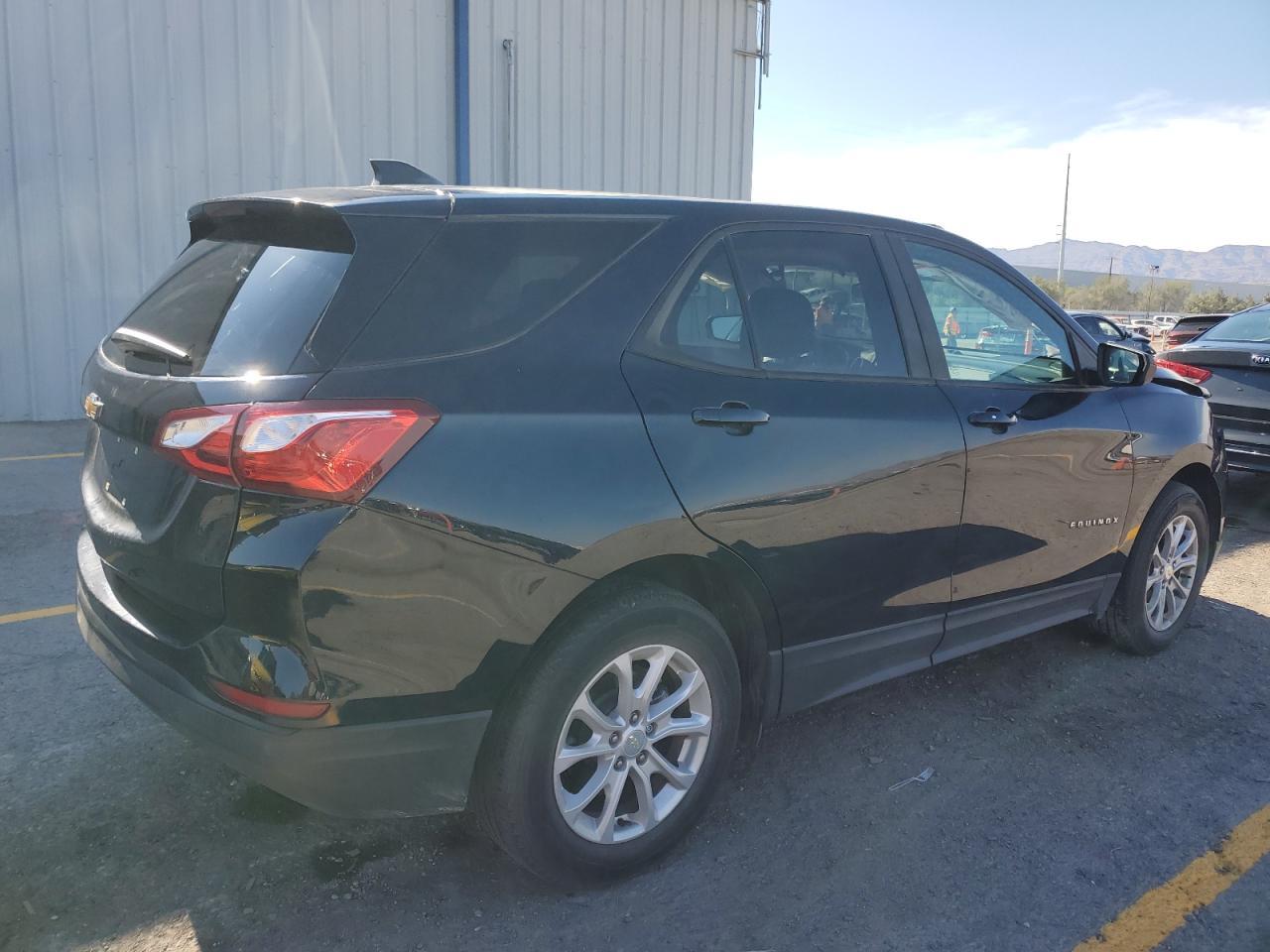 2021 Chevrolet Equinox Ls - Фото 3