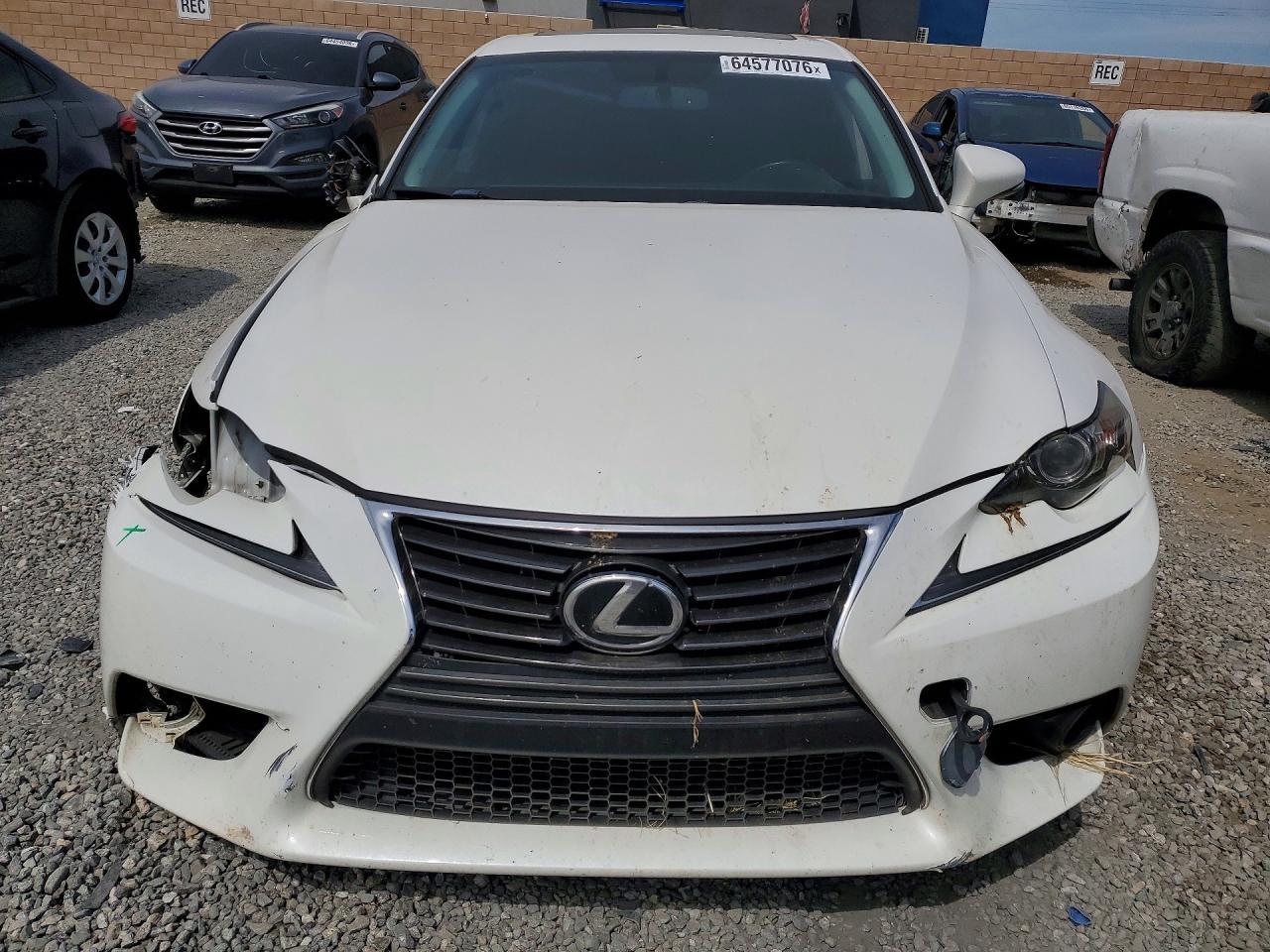 2016 Lexus Is 200T - Фото 5