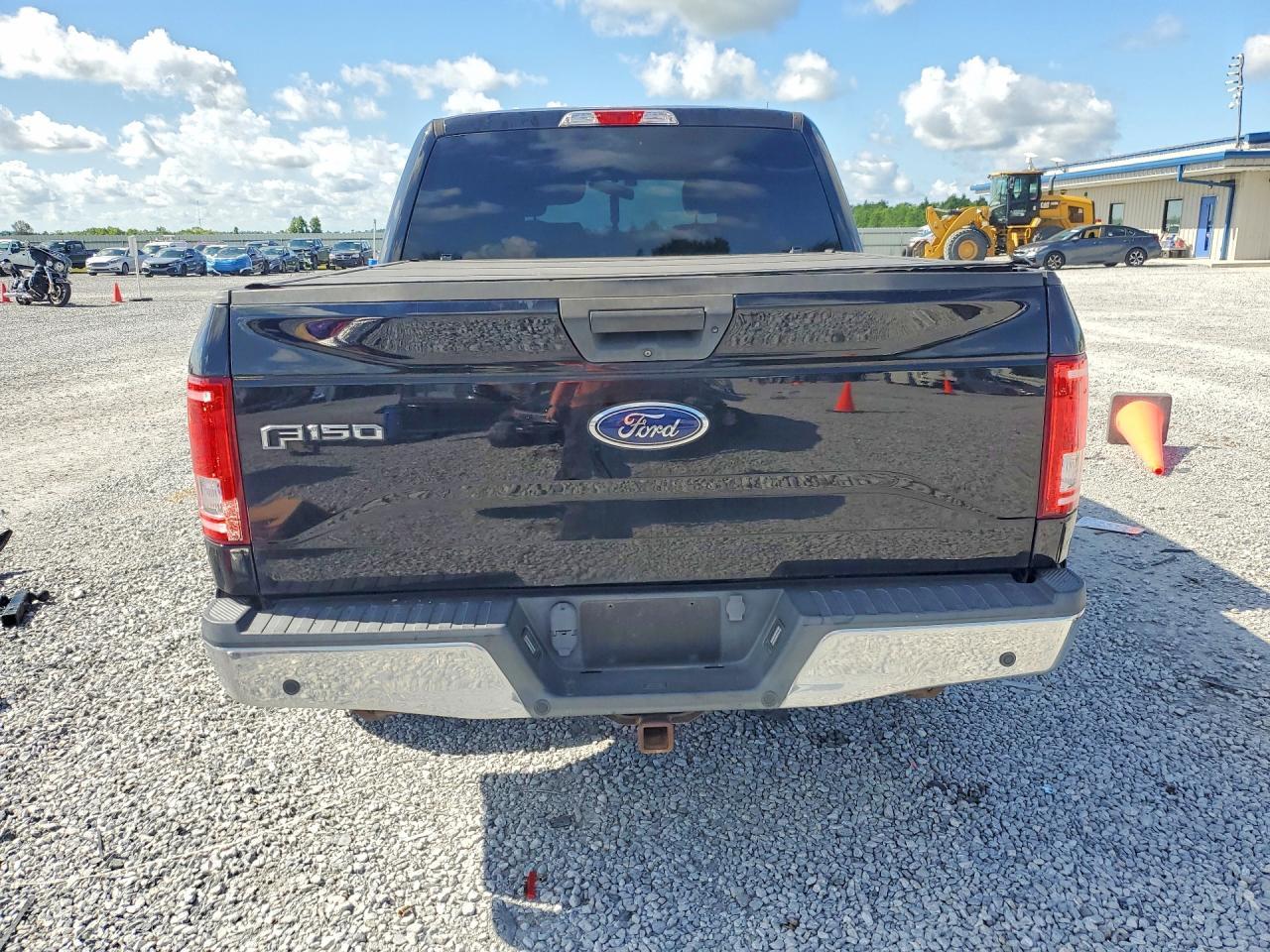 2017 Ford F150 Supercrew - Image 6