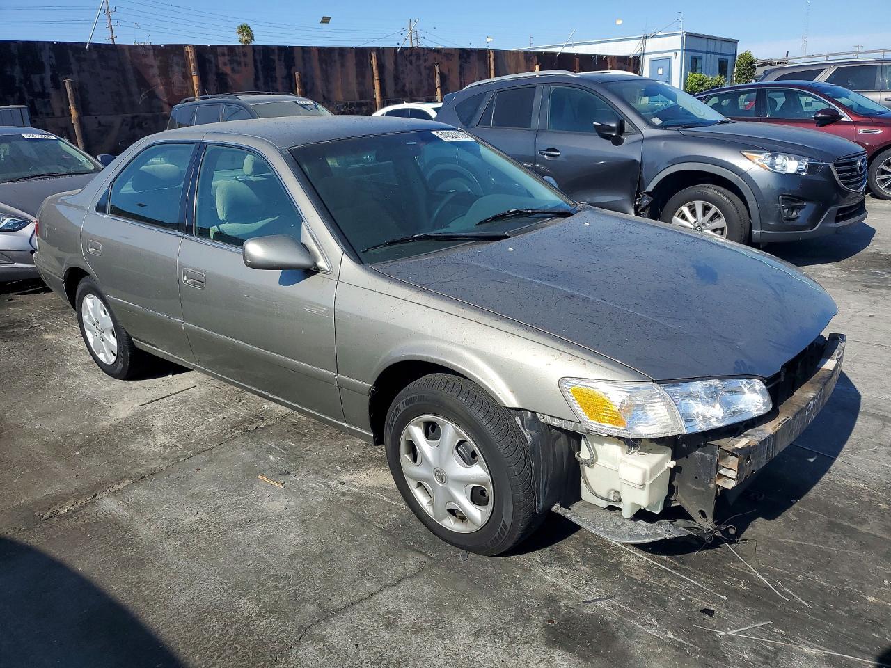 2001 Toyota Camry Ce - Фото 4