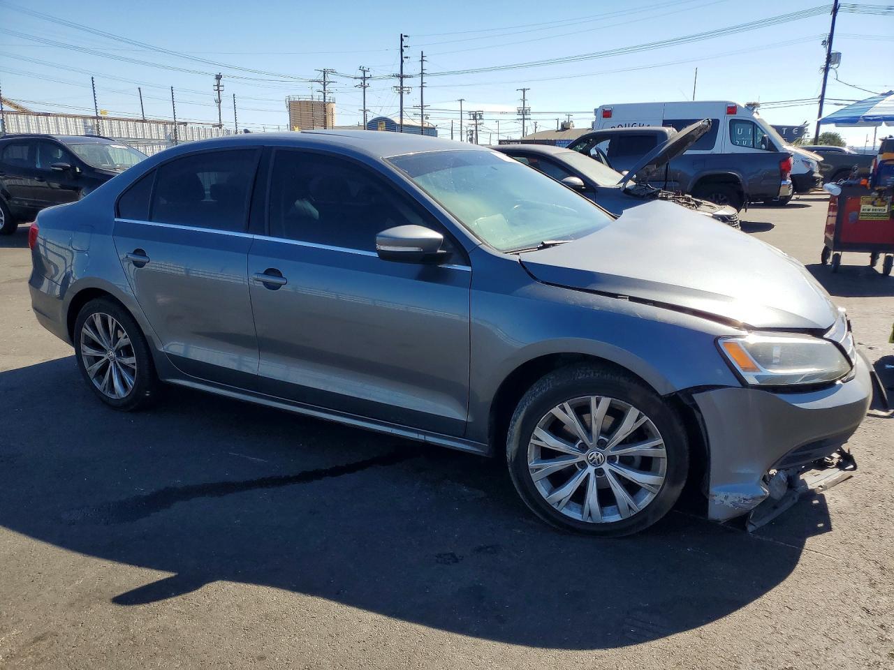 2015 Volkswagen Jetta Se - Image 4