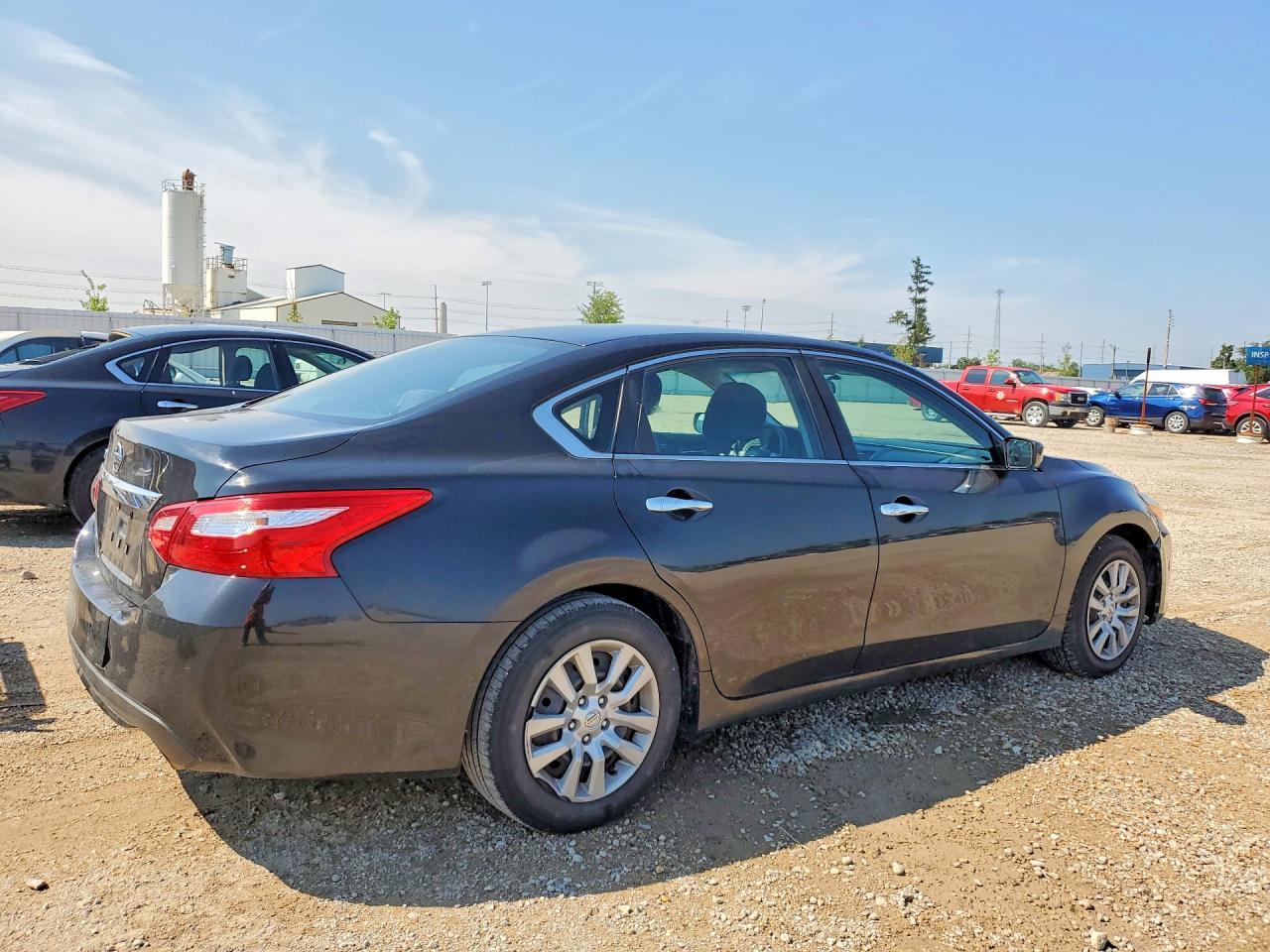 2016 Nissan Altima 2.5 S - Фото 3