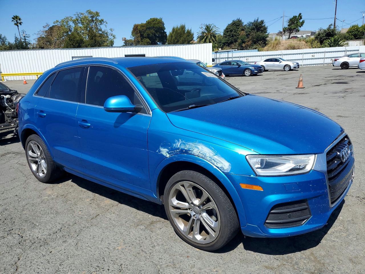 2016 Audi Q3 Premium Plus - Image 4