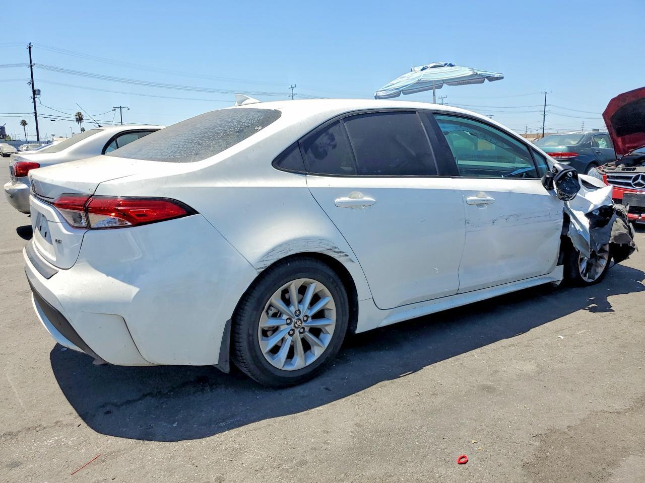 2021 Toyota Corolla Le - Image 3