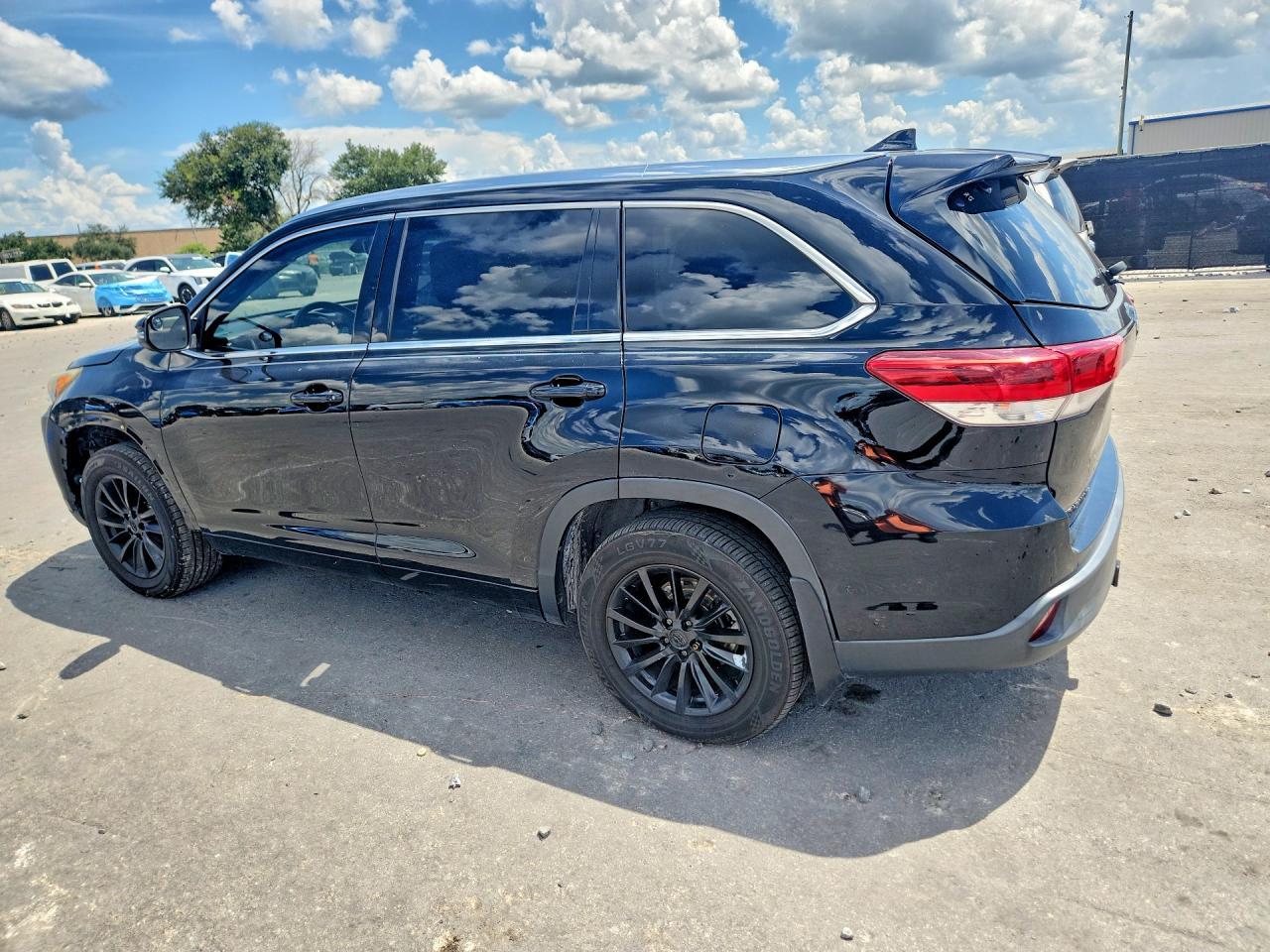 2018 Toyota Highlander Xle - Фото 2