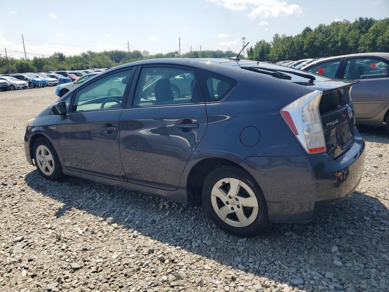 2010 Toyota Prius Iv - Image 2