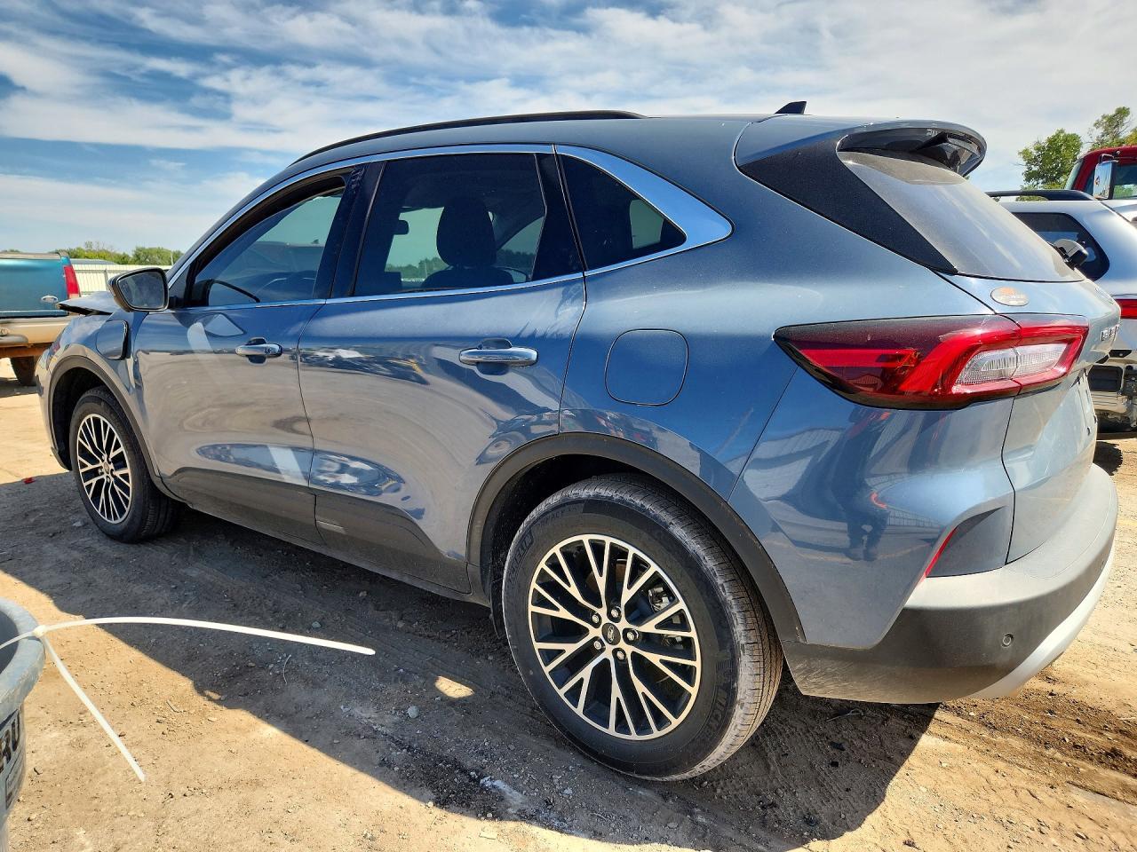 2025 Ford Escape - Image 2