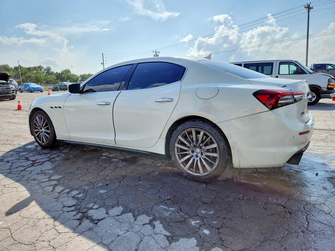 2019 Maserati Ghibli S - Image 2