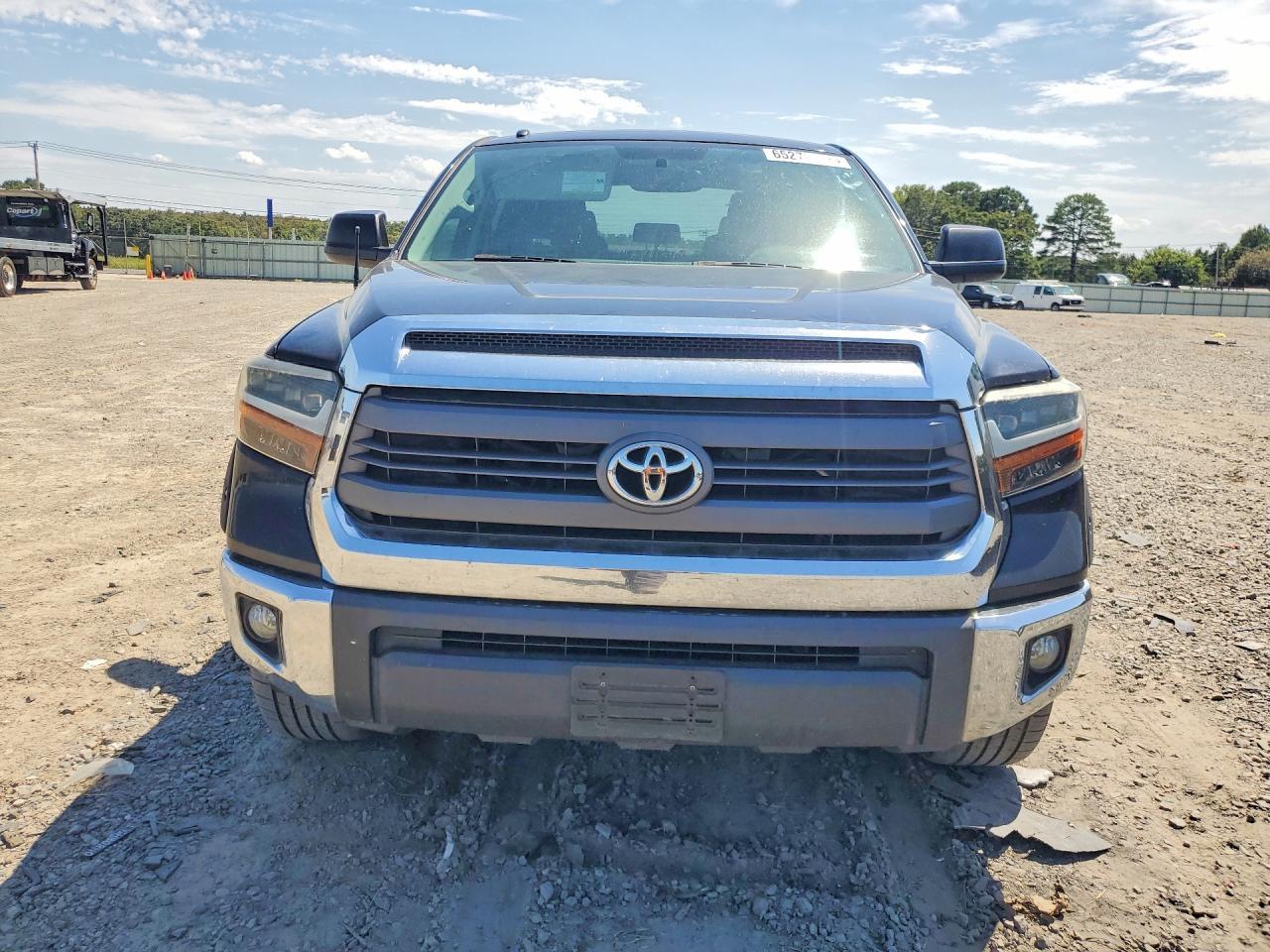 2015 Toyota Tundra Crewmax Sr5 - Image 5