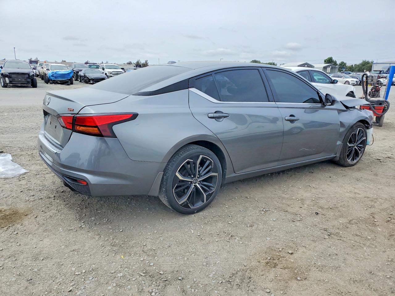 2023 Nissan Altima Sr - Фото 3