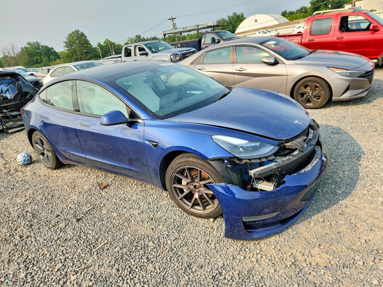 2022 Tesla Model 3 - Фото 4