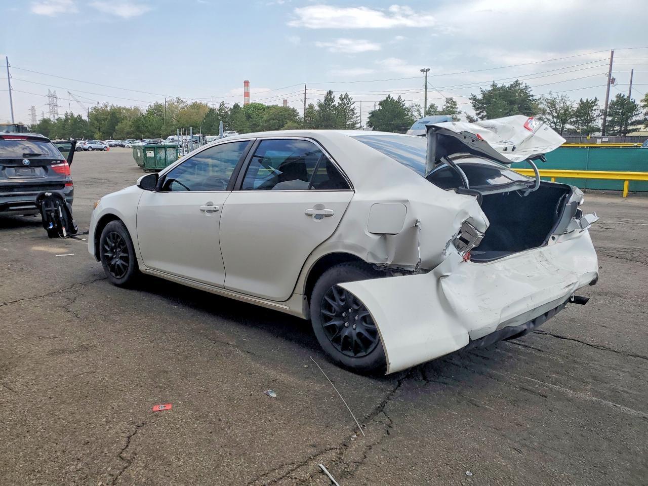 2012 Toyota Camry Le - Image 2