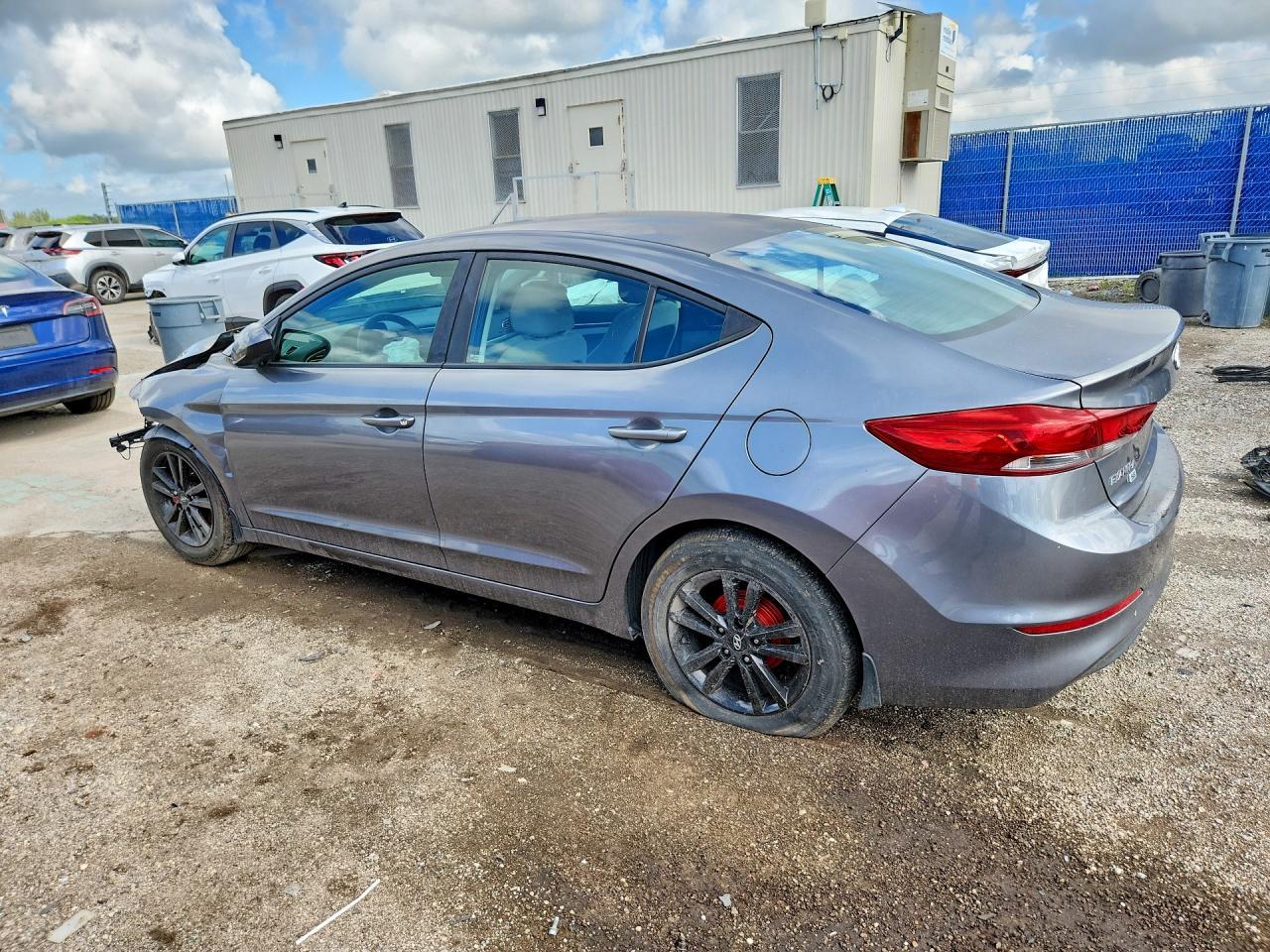 2018 Hyundai Elantra Se - Image 2