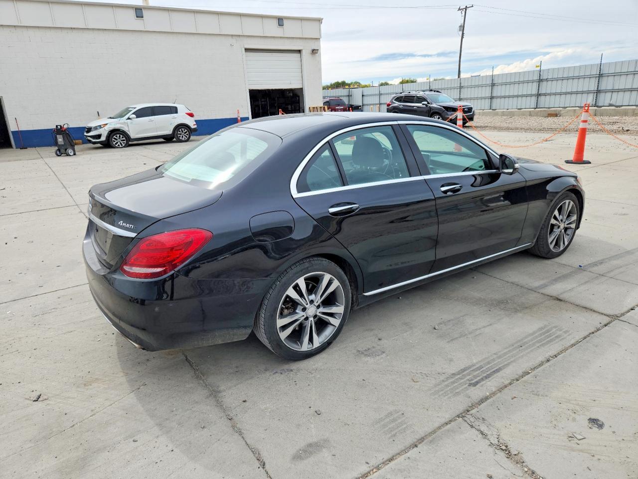 2015 Mercedes-Benz C 300 4Matic - Фото 3