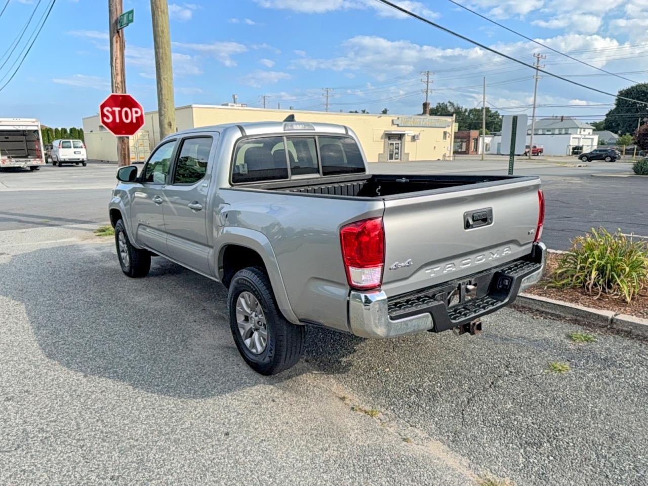 2016 Toyota Tacoma Sr5 V6 - Image 3