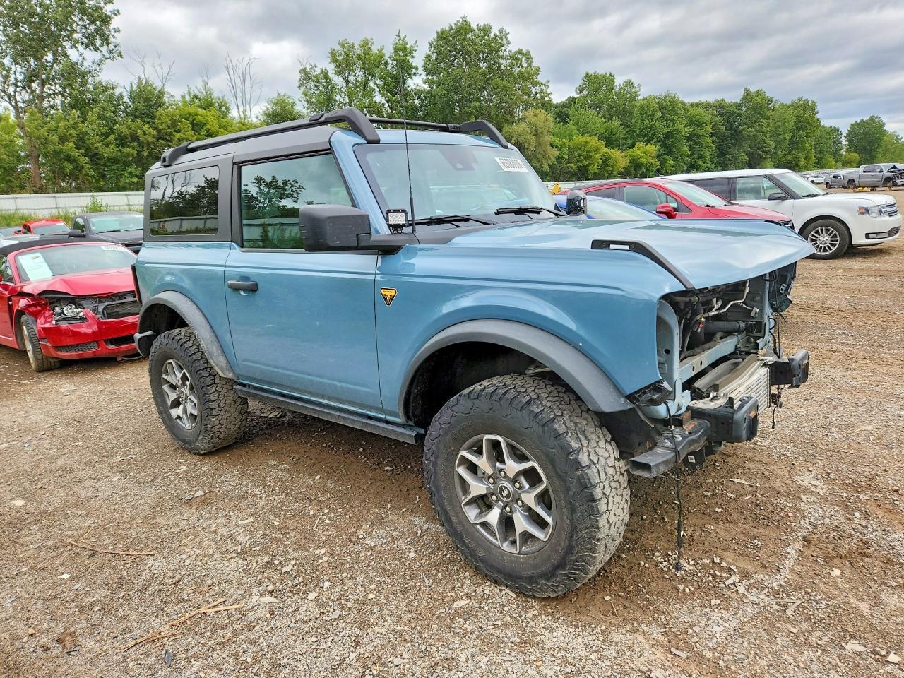 2022 Ford Bronco Base - Image 4