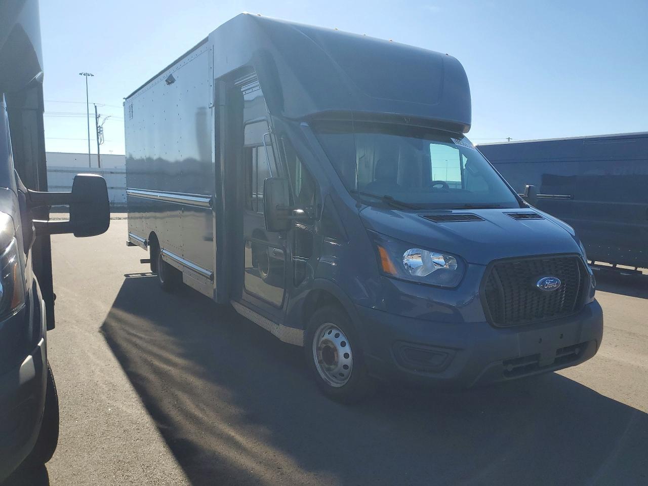 2021 Ford Transit - Delivery Truck - Фото 4