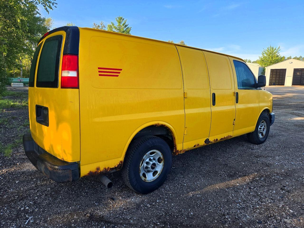 2014 GMC Savana 2500 Cargo Delivery Van - Фото 3