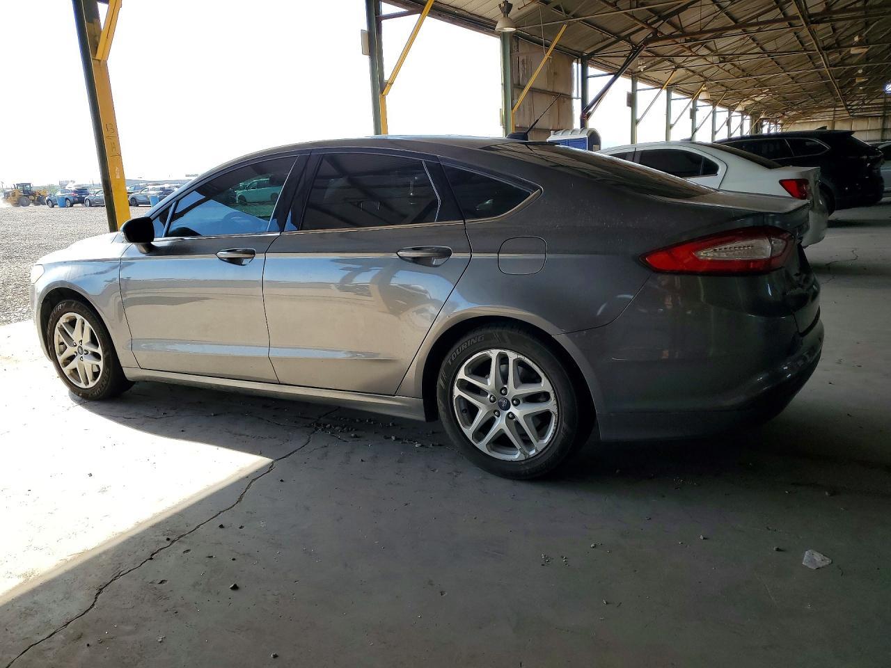 2014 Ford Fusion Se - Image 2