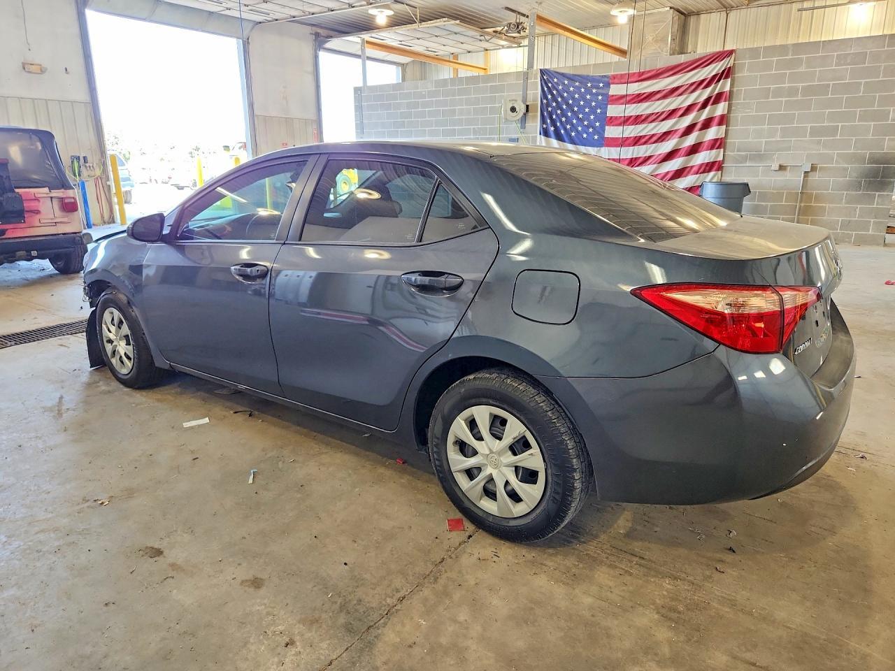 2019 Toyota Corolla L - Фото 2