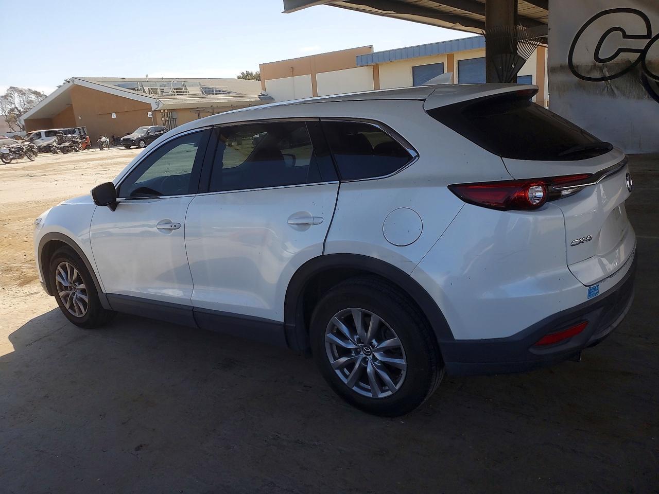 2018 Mazda Cx-9 Touring - Image 2