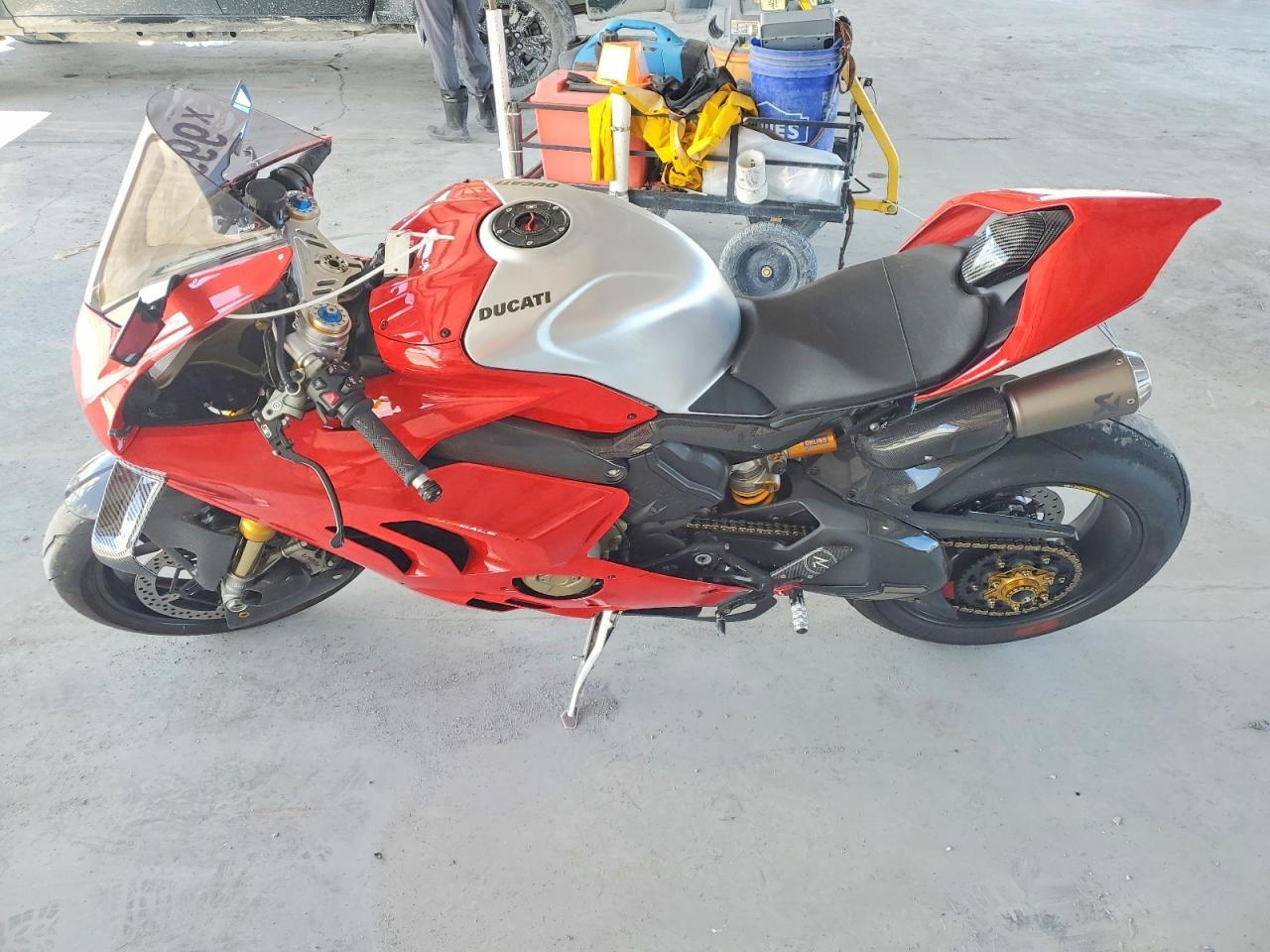 2023 Ducati Panigale V4 R - Фото 3