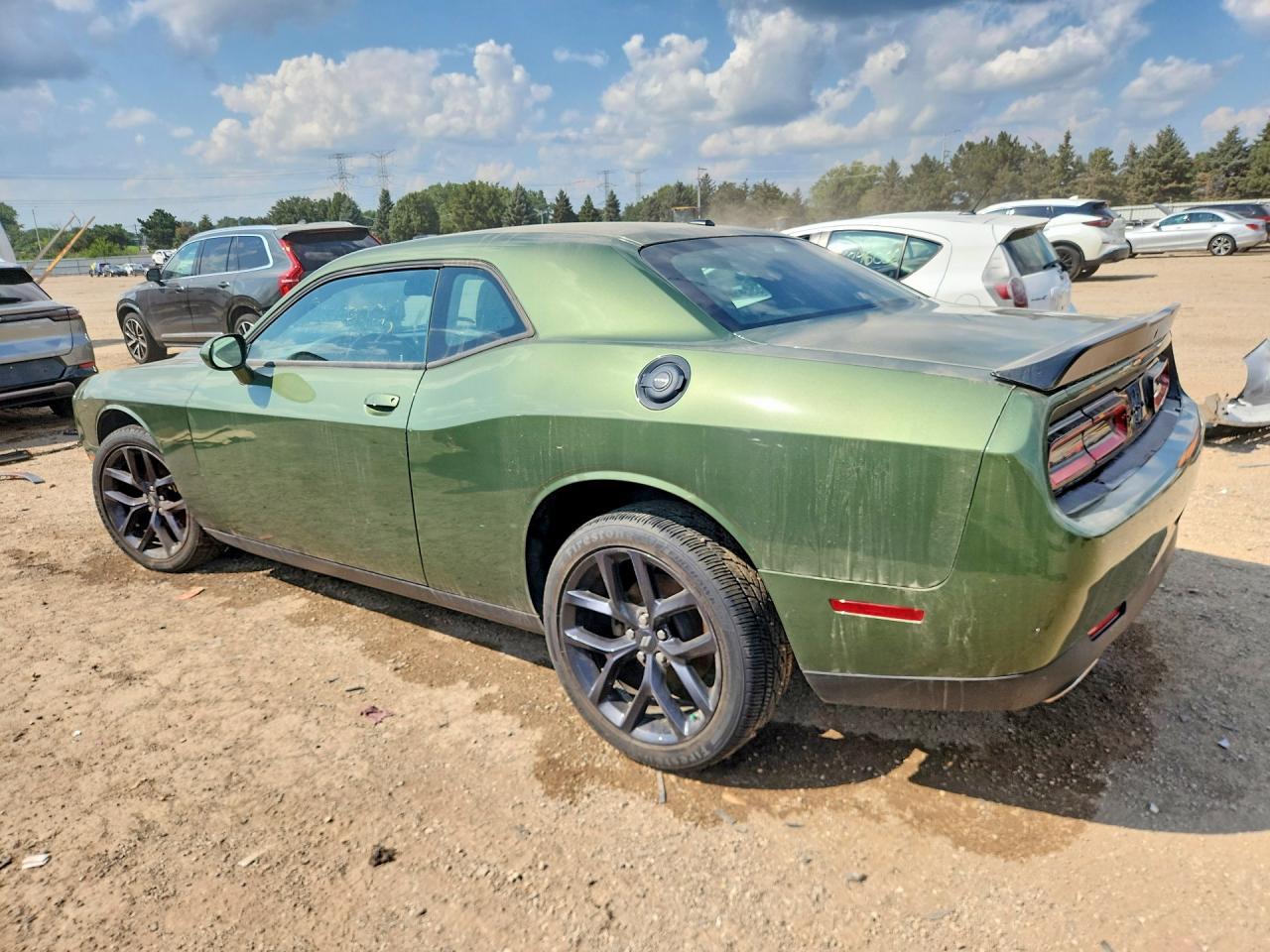 2022 Dodge Challenger Sxt - Фото 2