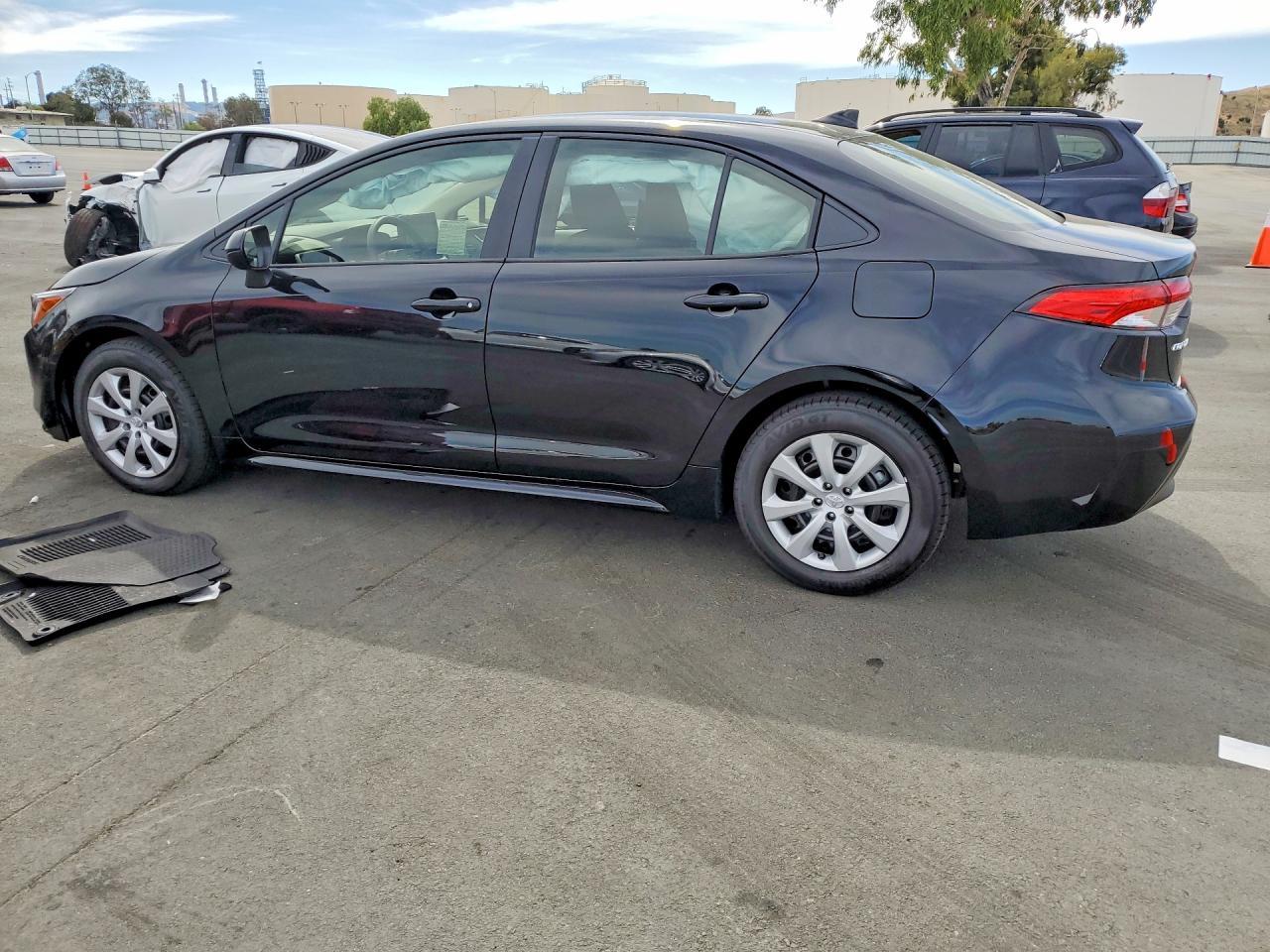 2026 Toyota Corolla Le - Фото 2