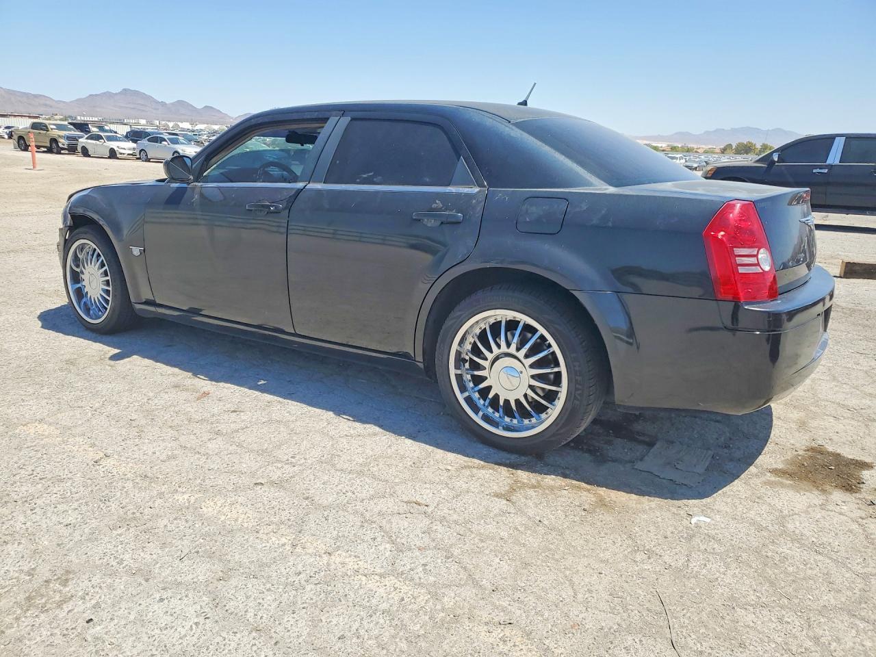 2008 Chrysler 300 Lx - Фото 2