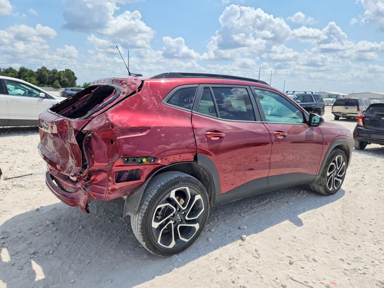 2025 Chevrolet Trax 2Rs - Image 3