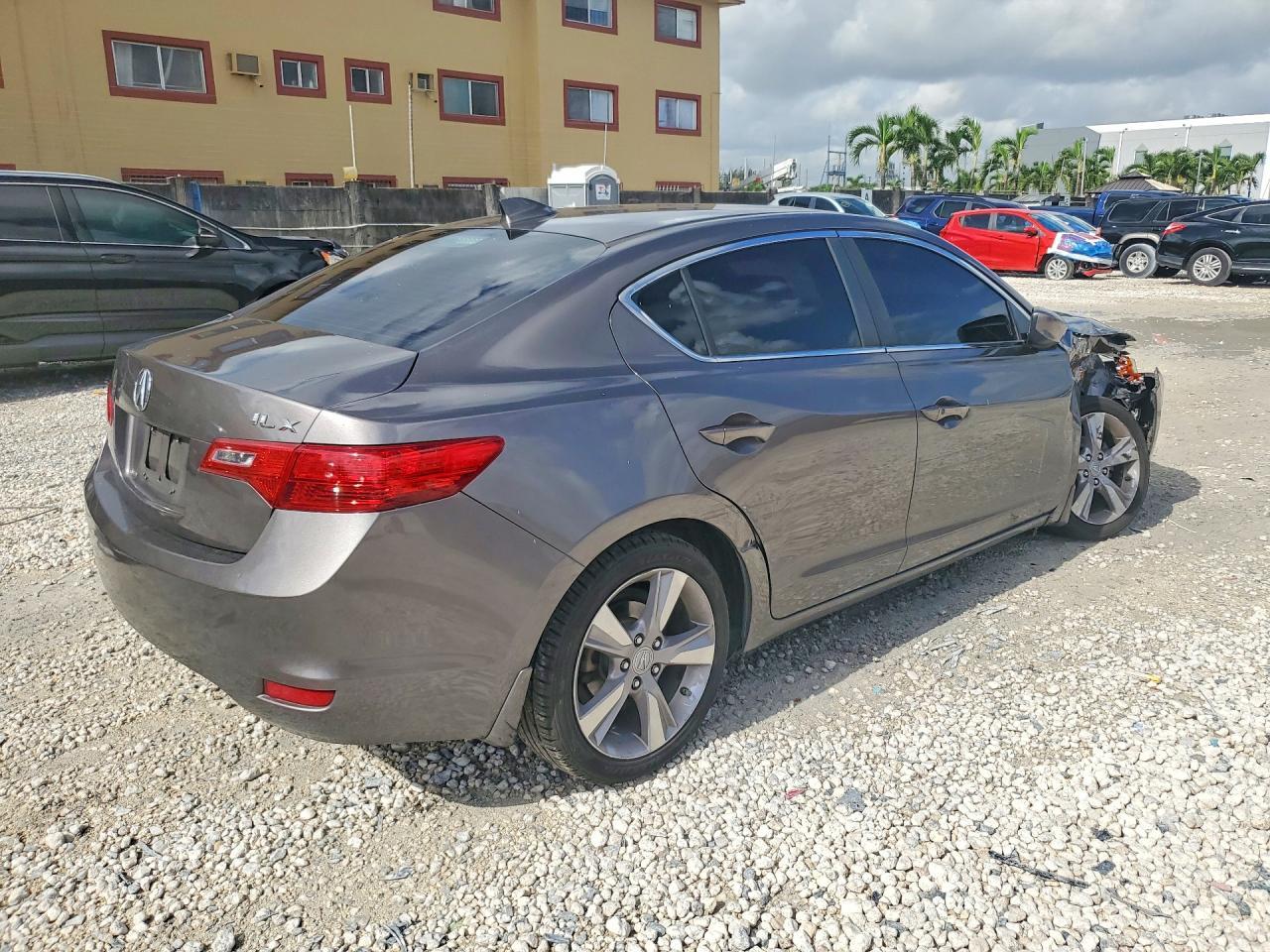 2013 Acura Ilx 20 Tech - Image 3