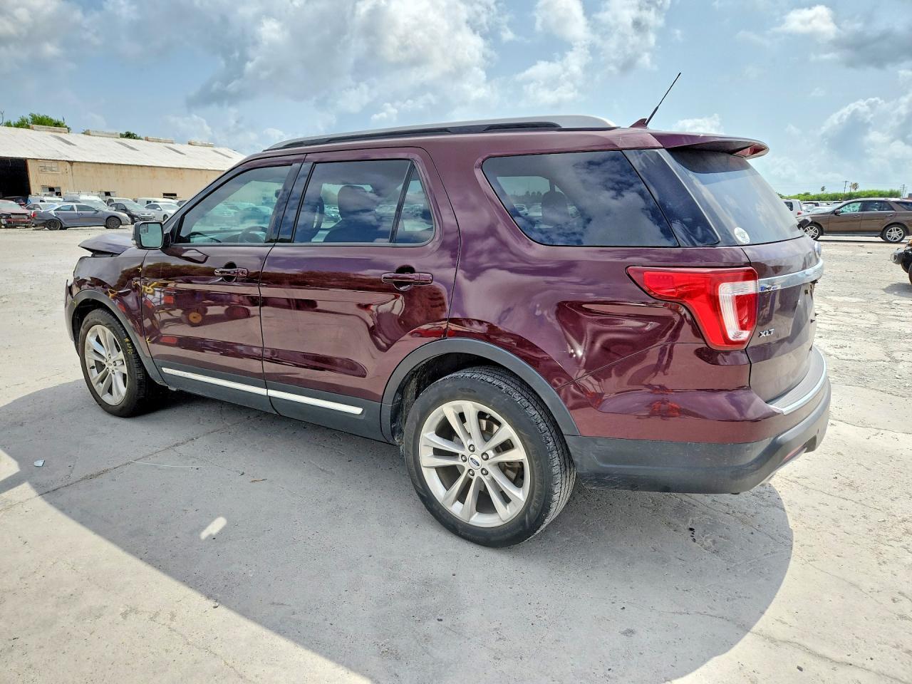 2018 Ford Explorer Xlt - Фото 2