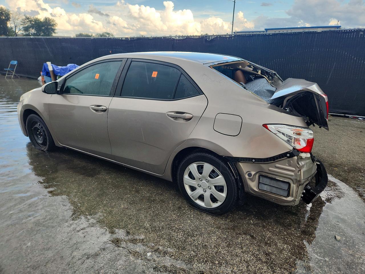 2016 Toyota Corolla Le - Image 2